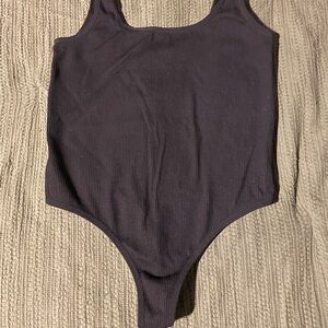 Colsie Bodysuit in black